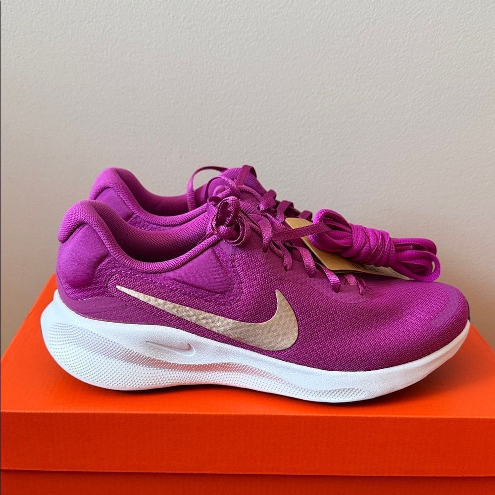 Nike Revolution 7 Fuchsia Pink White FB2208-501 Women’s Size 12